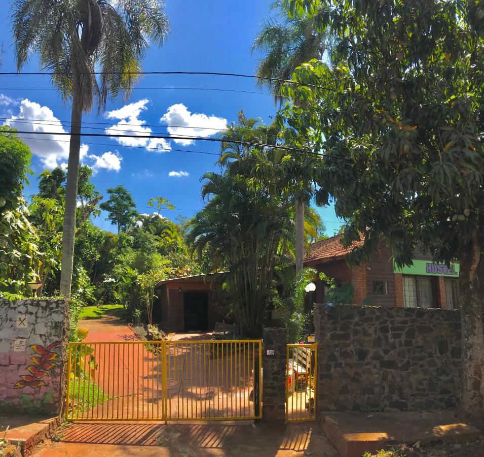 Garden Stone Hostel Puerto Iguazu Ngoại thất bức ảnh