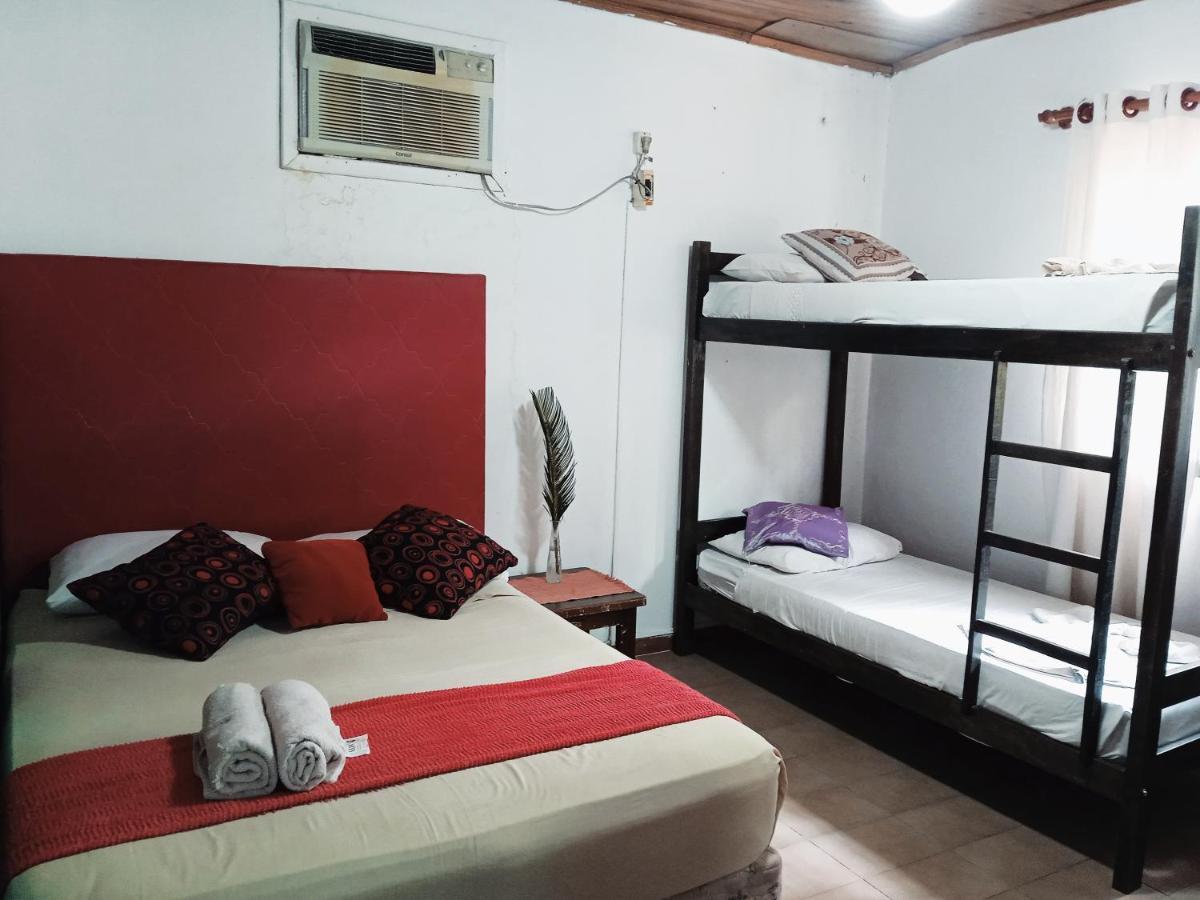 Garden Stone Hostel Puerto Iguazu Ngoại thất bức ảnh