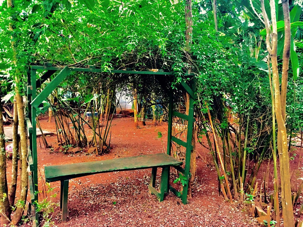 Garden Stone Hostel Puerto Iguazu Ngoại thất bức ảnh