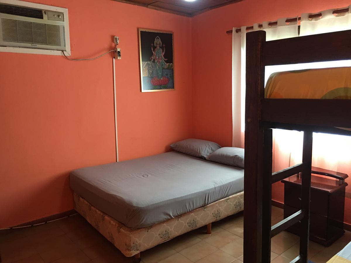 Garden Stone Hostel Puerto Iguazu Ngoại thất bức ảnh