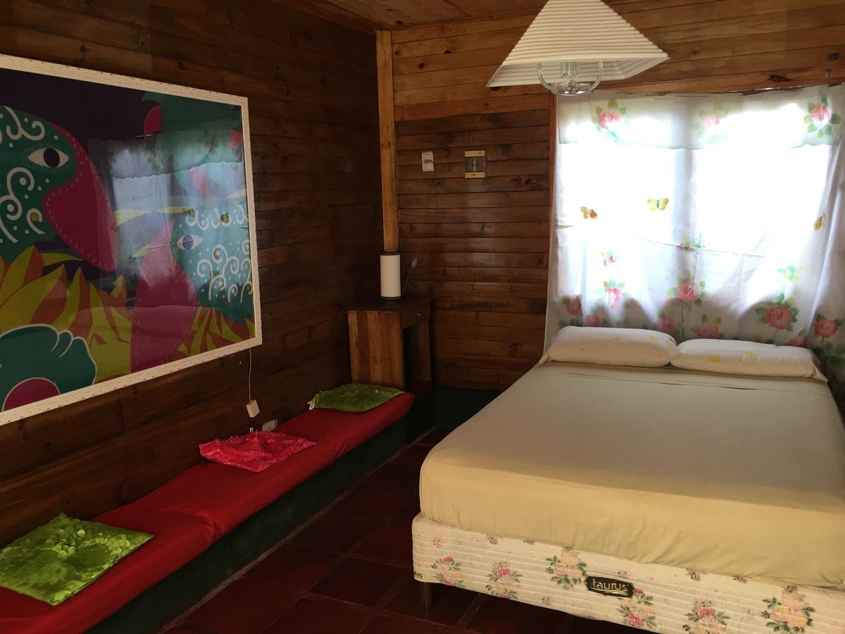 Garden Stone Hostel Puerto Iguazu Ngoại thất bức ảnh