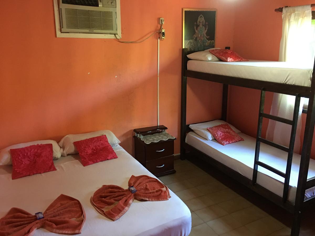 Garden Stone Hostel Puerto Iguazu Ngoại thất bức ảnh