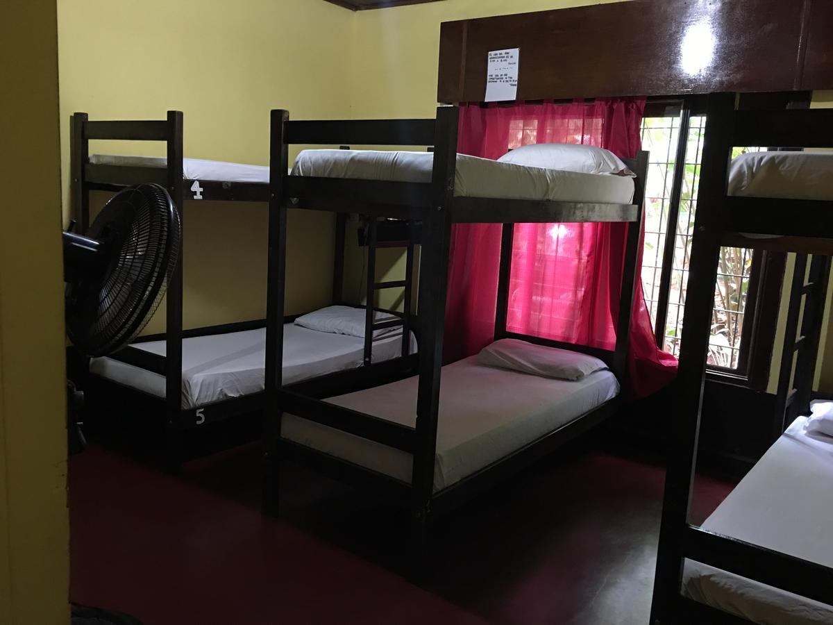 Garden Stone Hostel Puerto Iguazu Ngoại thất bức ảnh