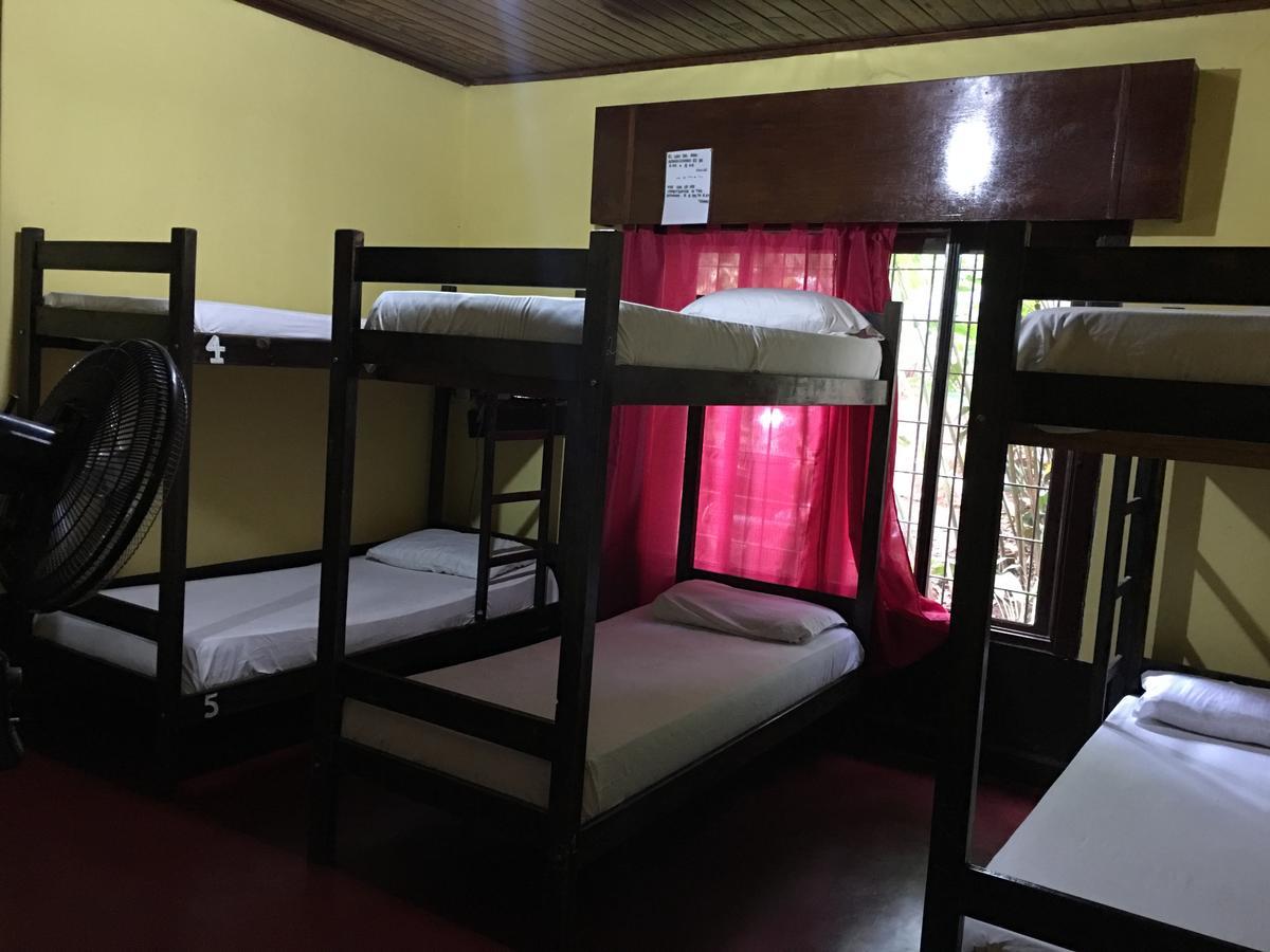 Garden Stone Hostel Puerto Iguazu Ngoại thất bức ảnh